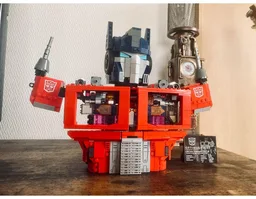 Gen 1 Transformers Optimus Prime Bust