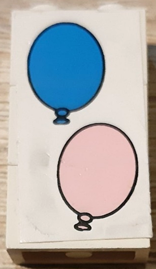 Lego Stickered Assembly 2 x 1 x 3 with Blue and Pink Balloons Pattern Model Left Side (Sticker) - Set 6409