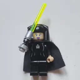 Luminara Unduli, Light-Up Lightsaber