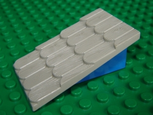 Lego Fabuland Roof Support Slope, 6 x 2 with Light Gray Fabuland Roof Slope without Chimney Hole (787 / 4323)