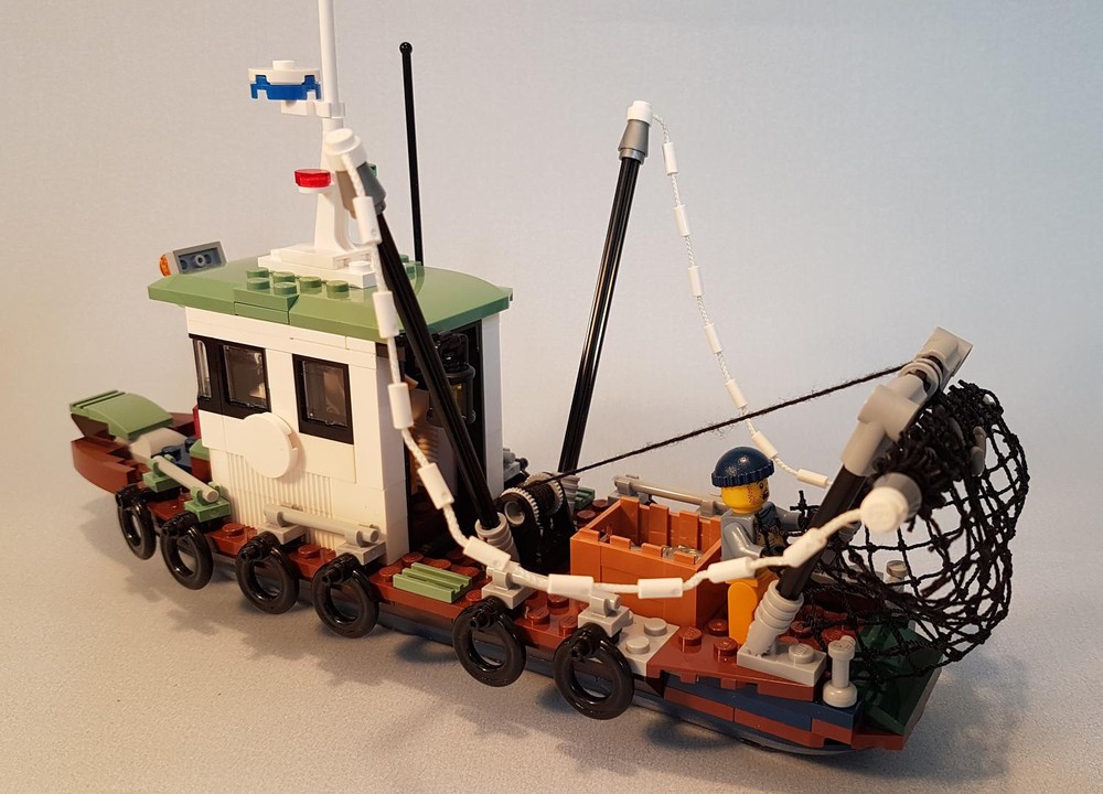 Lego Small Fishing Trawler (Ship No. 1)