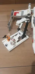 Stand X-wing