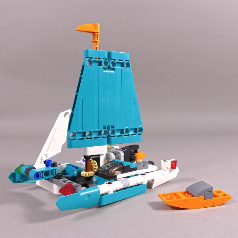 Lego Catamaran - LEGO Technic 42117 M Model