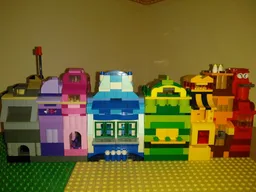 10704 Rainbow houses