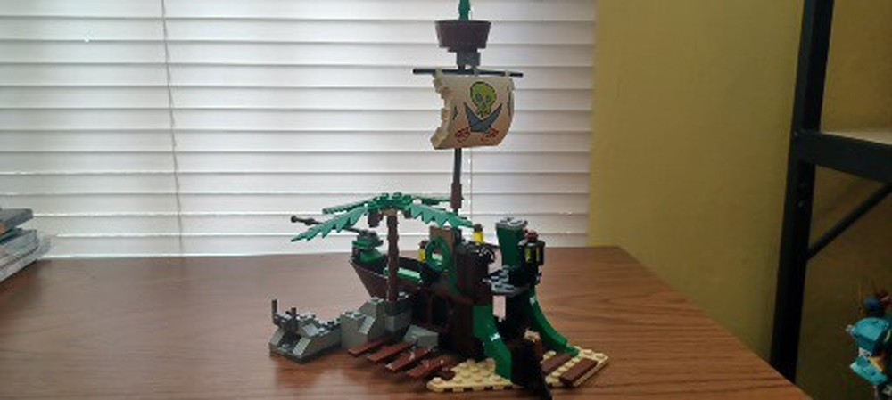 Lego the flying dutchman pirate cove