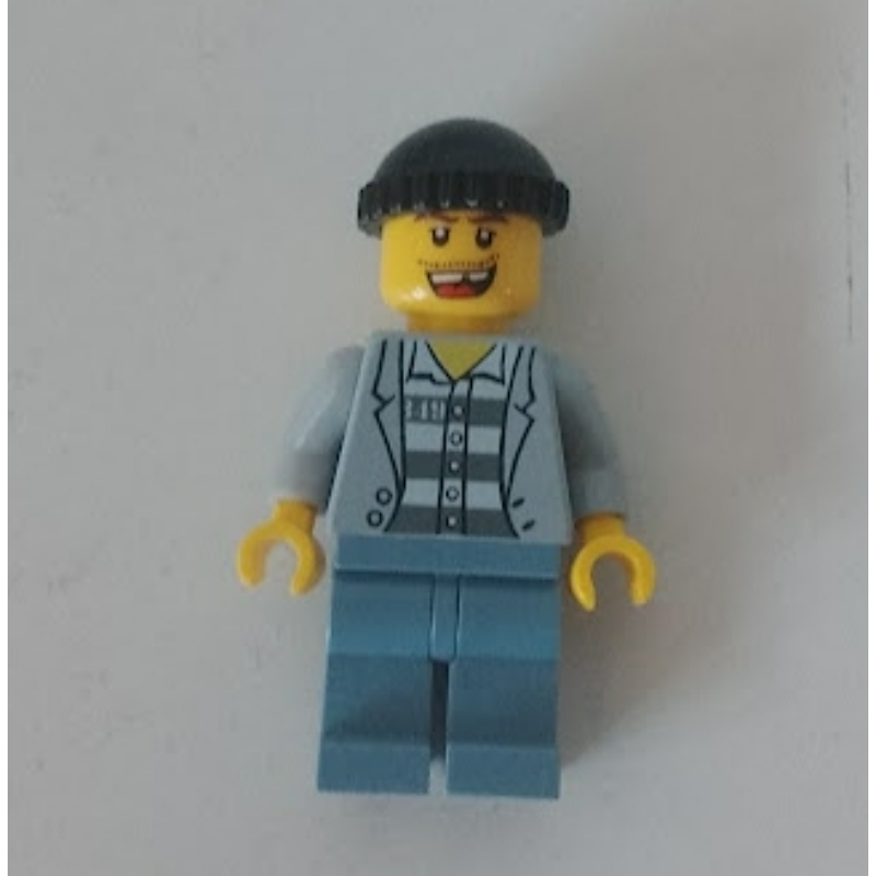 Lego Criminal, Open Light Bluish Gray Jacket over Prison Shirt, Sand Blue Legs, Black Hat, Missing Tooth