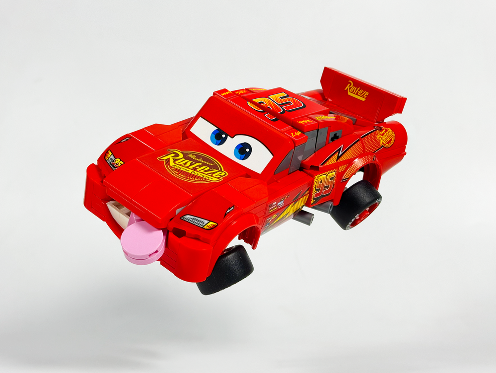 Lego Lightning McQueen Poseable Wheels & Articulated Waist