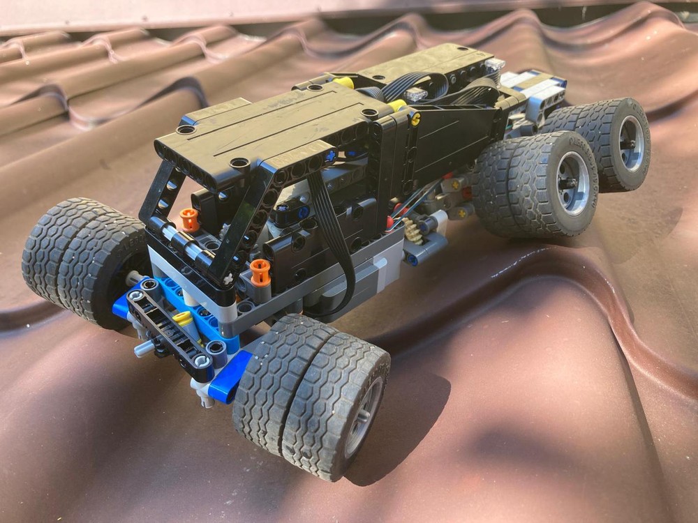 Lego EXPEDITION TRUCK V2 4x6
