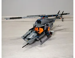 42173 Combat helicopter