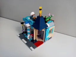 16 Stud Toy Store