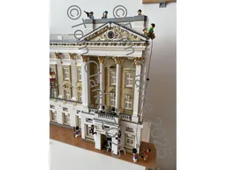 Buckingham Palace facade (minifig scale)