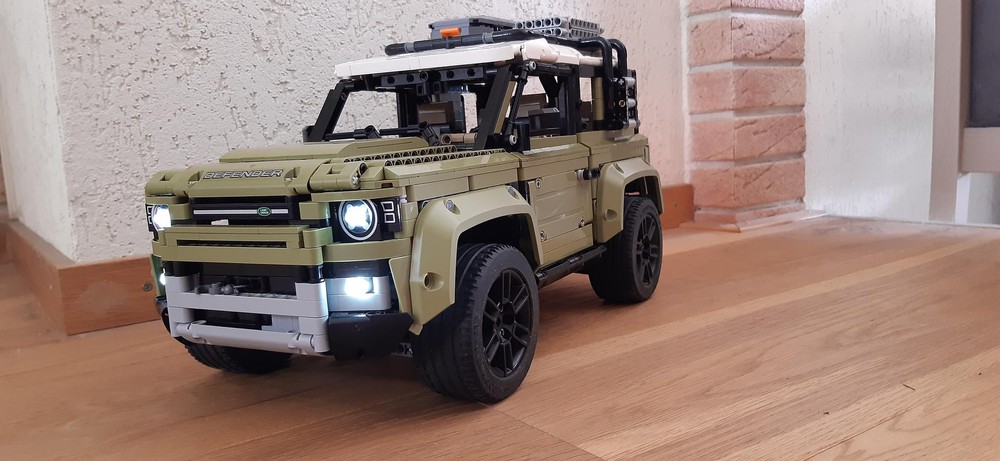 Lego 42110 Landrover Defender RC mod (2 BuWizz)