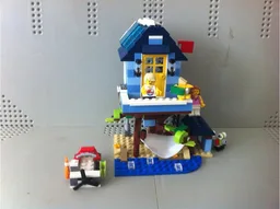 31063 Lakeside Treehouse