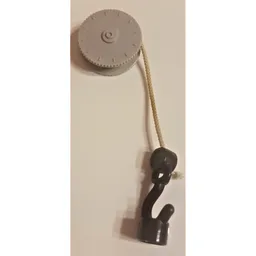 Duplo Winch Drum Narrow High with White String and Black Hook with Stud Case / Pearl Light Gray