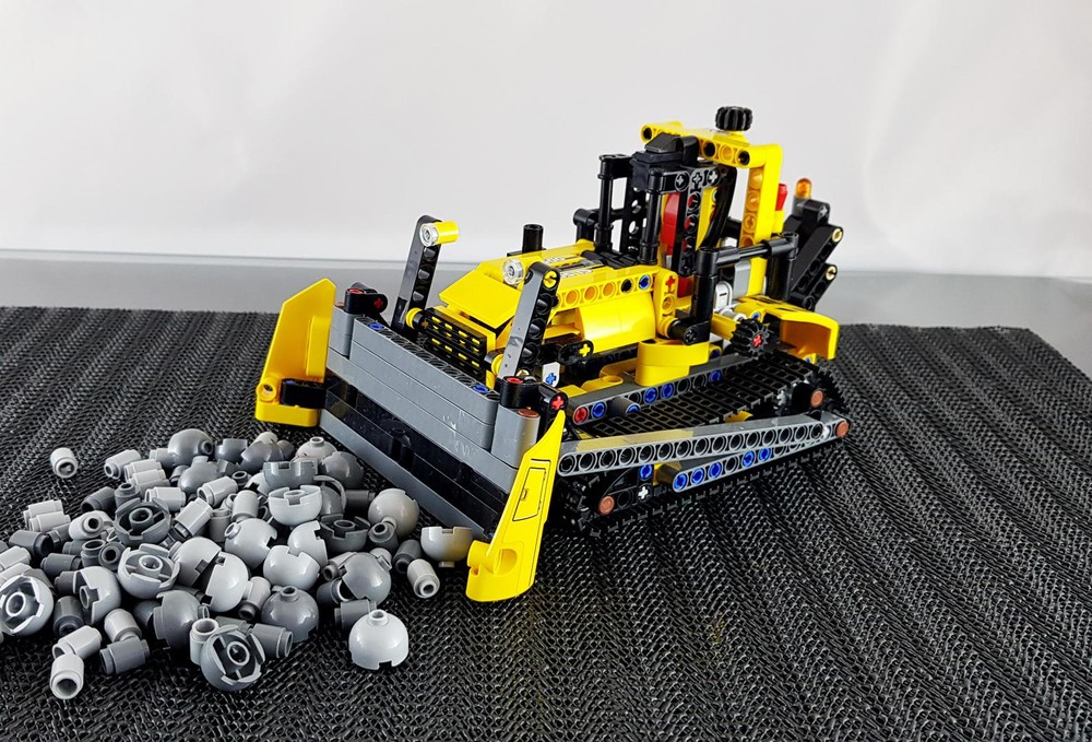 Lego 42121 - C MODEL BULLDOZER