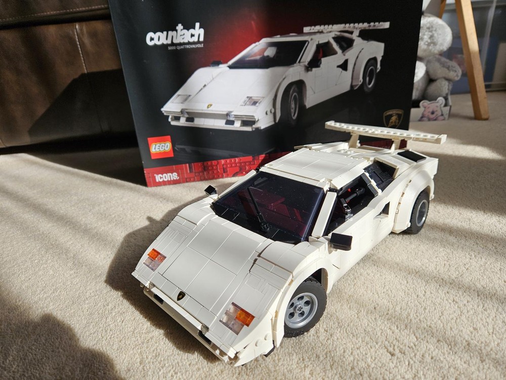 Lego Fixing the 10337 Countach