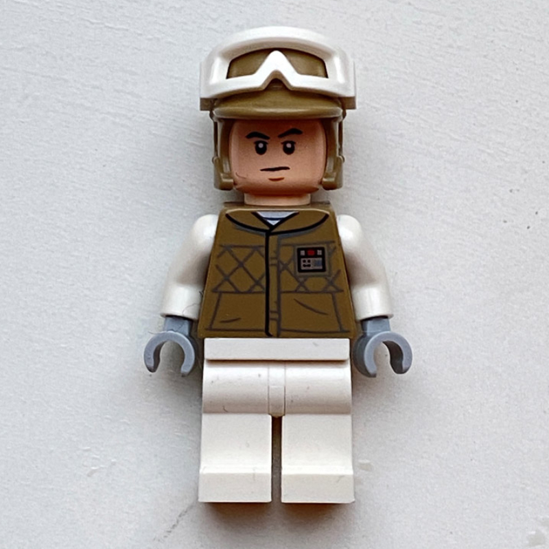 Lego Rebel Officer in Hoth Uniform, Light Nougat Head
