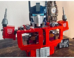 Gen 1 Transformers Optimus Prime Bust