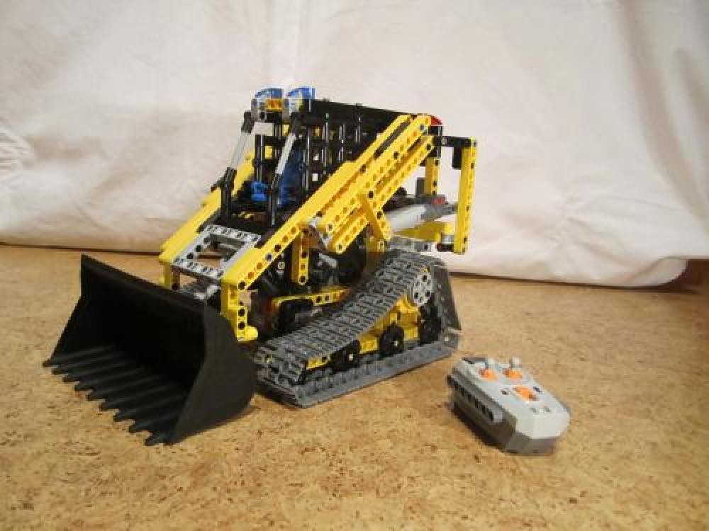 LEGO Technic Skid Steer Loader