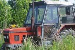 RC tractor