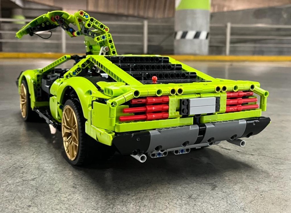 Lego DMC Delorean
