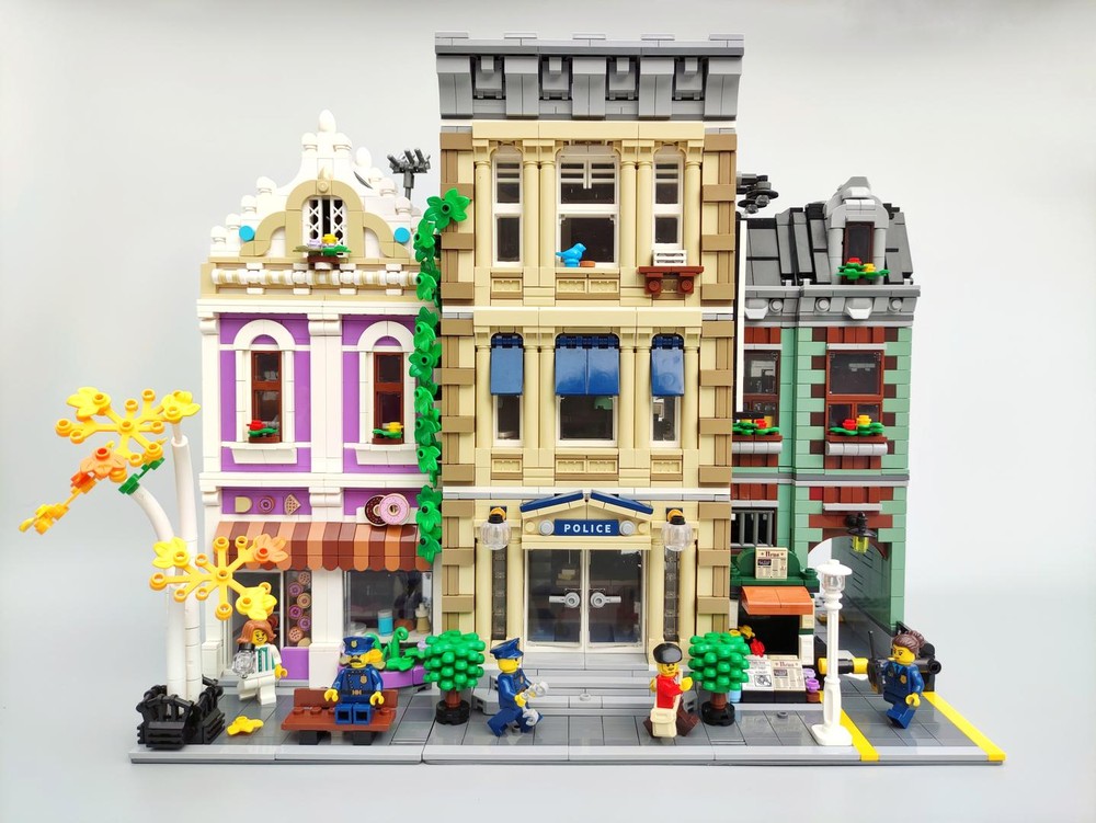 Lego Police station & Doughnut shop