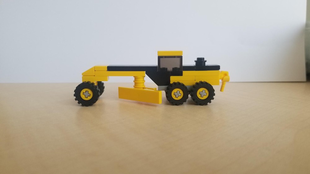 Lego Caterpillar 140M Grader
