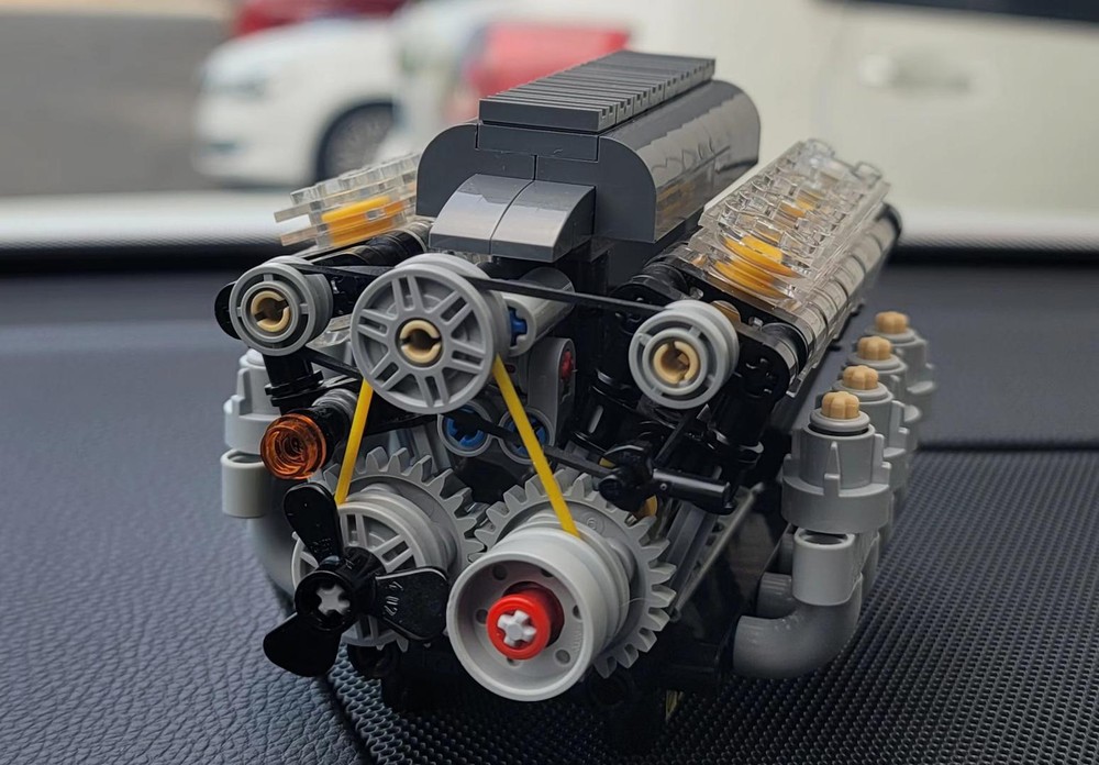 Lego V8 engine