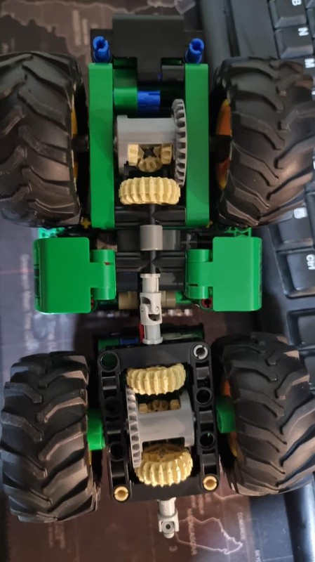 Lego 4WD john Deree 42136