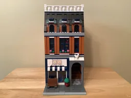Magic Chicken - Breakfast Cafe and Magic Shop