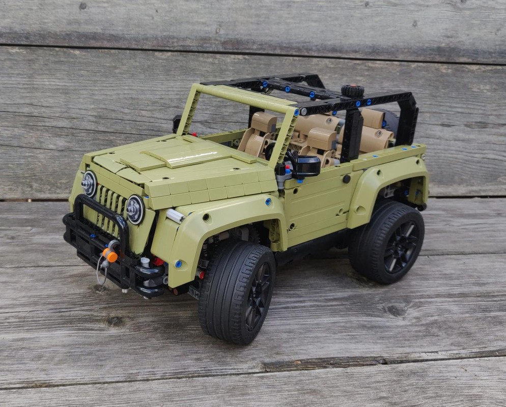 Lego Jeep Wrangler (42110 alternate)
