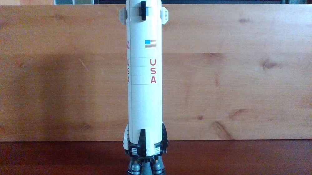 Lego Reusable Rocket Part 2: First Stage "New Saturn"