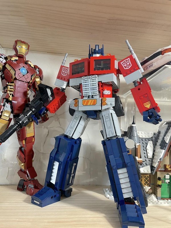 Lego 10302 Optimus Prime leg mod