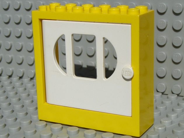 Lego Fabuland Door Frame 2 x 6 x 5 with White Door (x610 / fabak3)