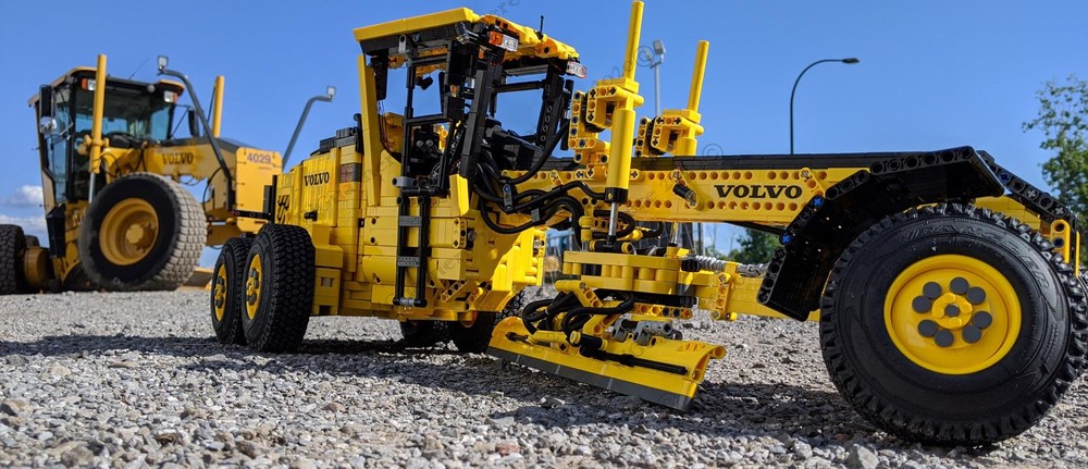 Lego Volvo G970 Motor Grader