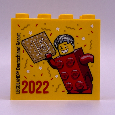 Lego Brick 2 x 4 x 3 with 'LEGOLAND Deutschland Resort 15 2022', Red Brick Figure (Besuchsmeister Gold) Print / Yellow