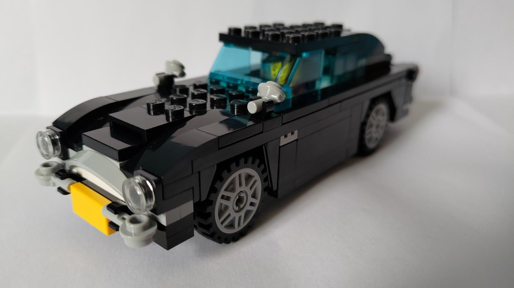Lego Aston DB5 with bulletproof screen function