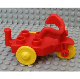 Duplo Tricycle with 4 studs / Red