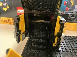 Blacktron vehicle workshop