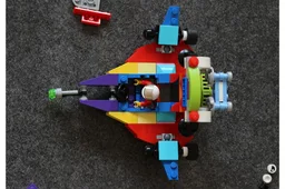 10402 Spaceship