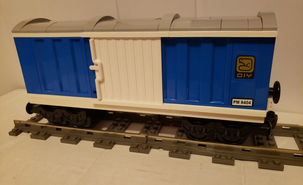Lego Lightweight Boxcar