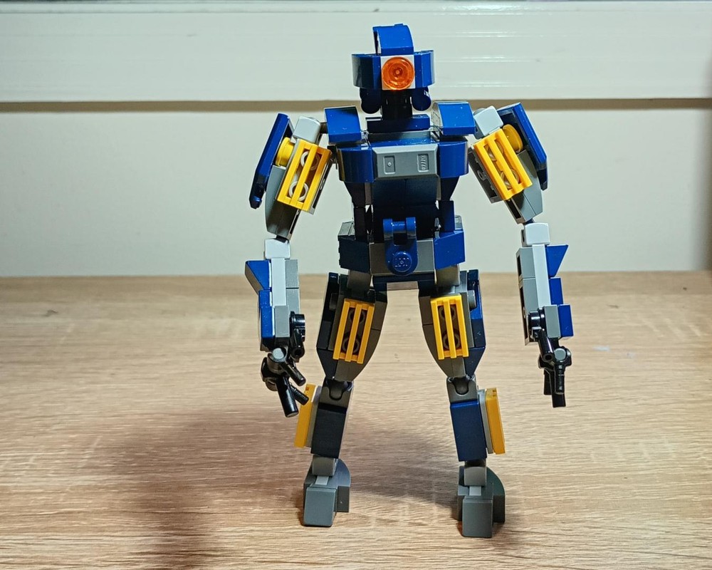 Lego V1 Cyclops - Blue and Yellow