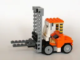 31017: Forklift Truck