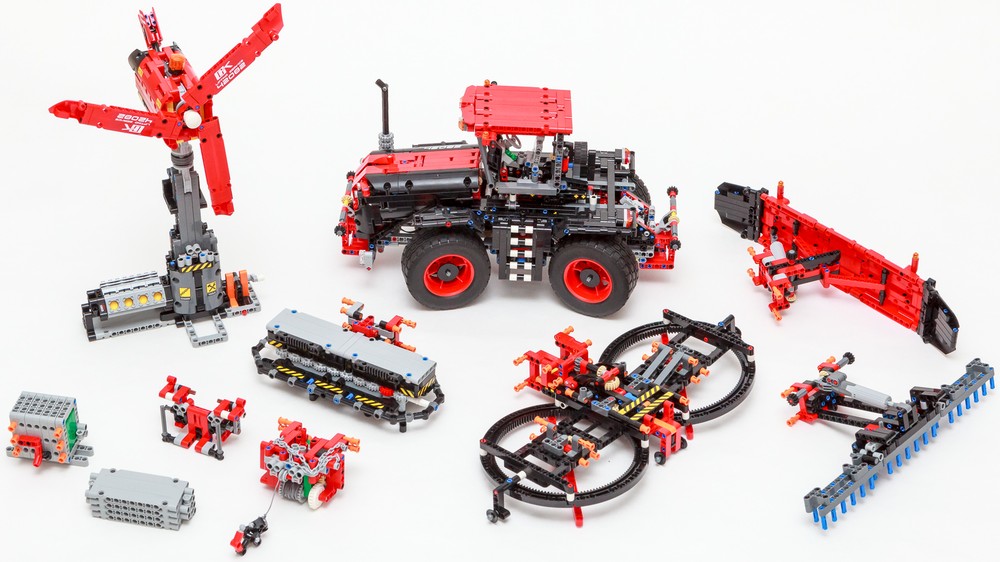 Lego Claas Xerion 5000 TRAC VC with 8 attachments (42082 c-model, 42054 alternate)