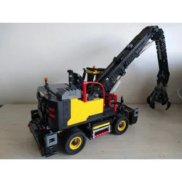 RC undercarriage for Material Handler