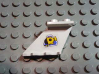Lego Tail 4 x 2 x 2 with Yellow Submarine on Blue Triangle Pattern on Left Side (Sticker) - Set 6441
