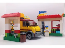40357 BYGGLEK Petrol Station