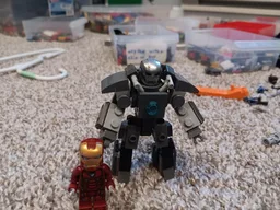 Large knight minifigure frame