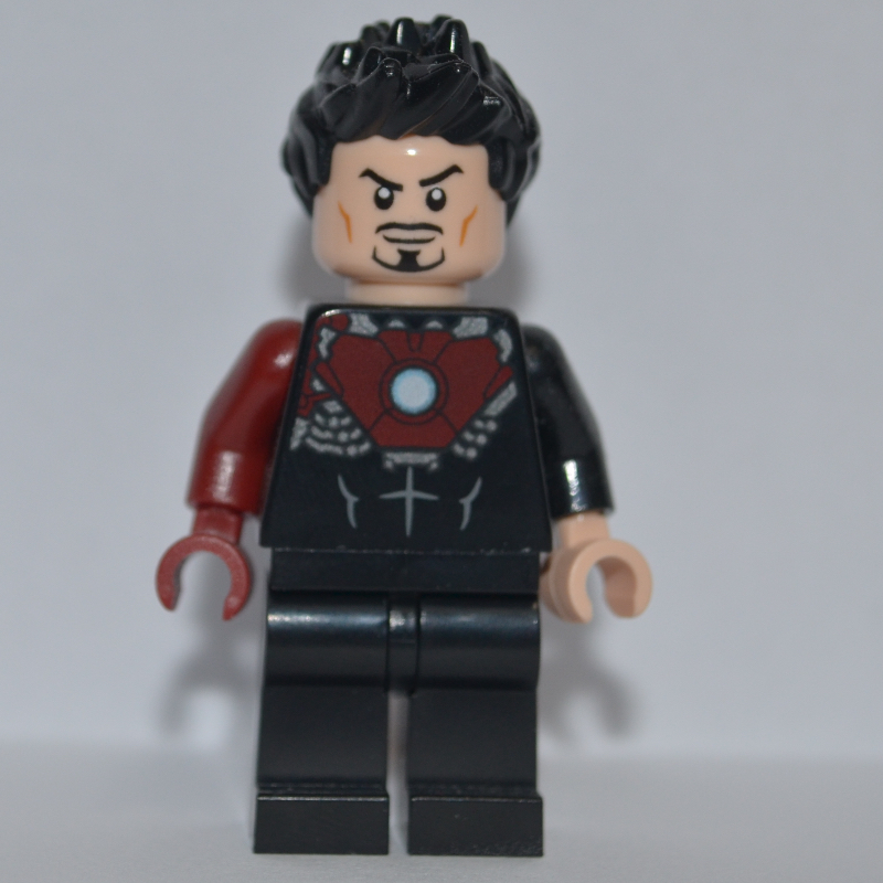 Lego Tony Stark Transforming into Iron Man, Black Torso