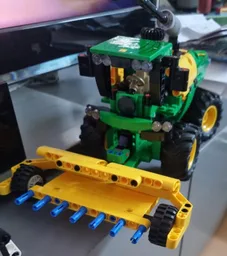 42136 - Combine Harvester